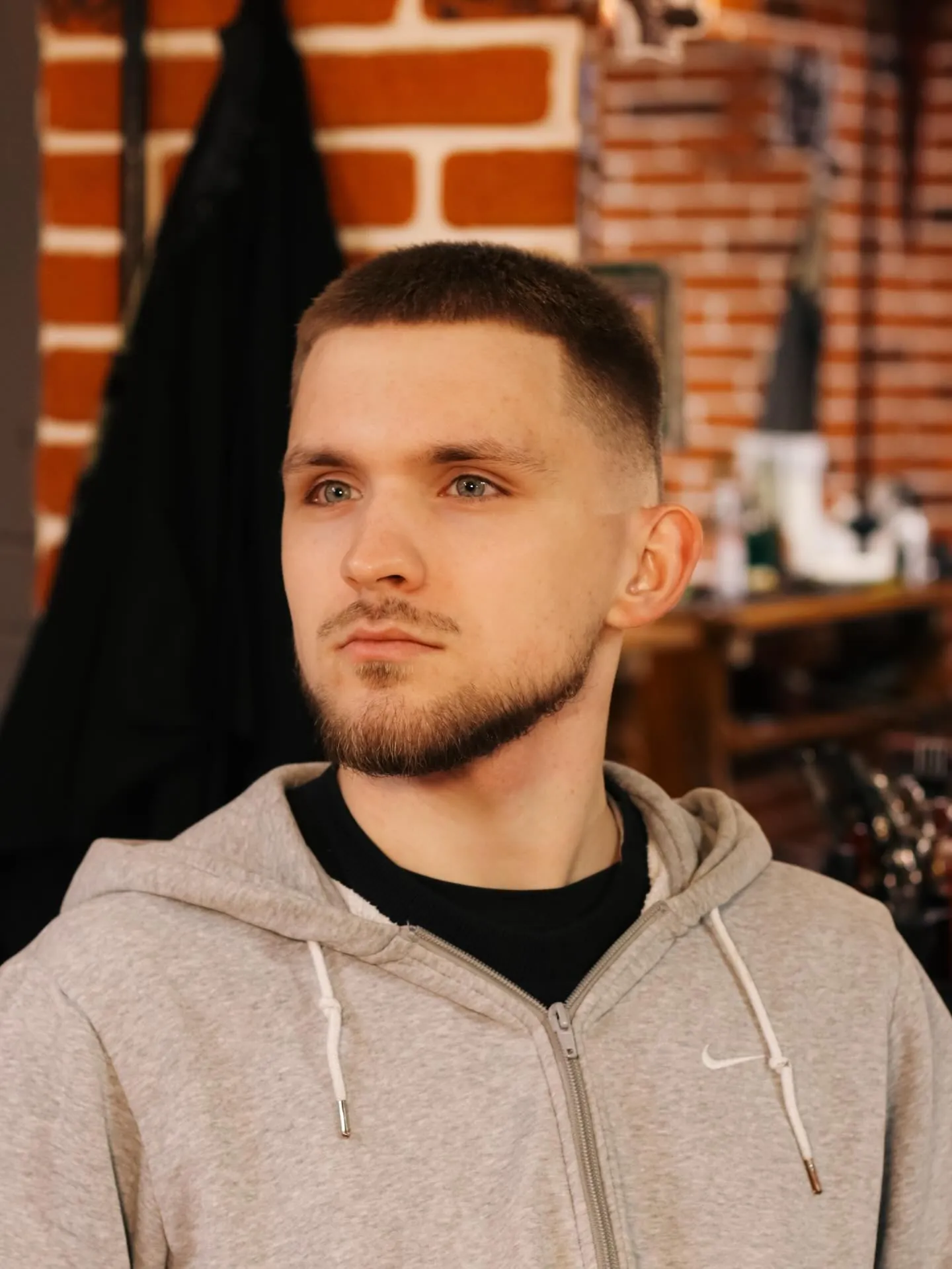 Королівське гоління небезпечною бритвою